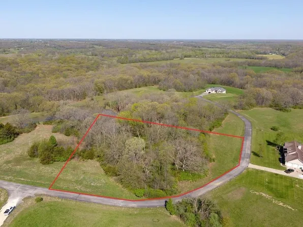 121 Champion Cir, Troy, MO 63379