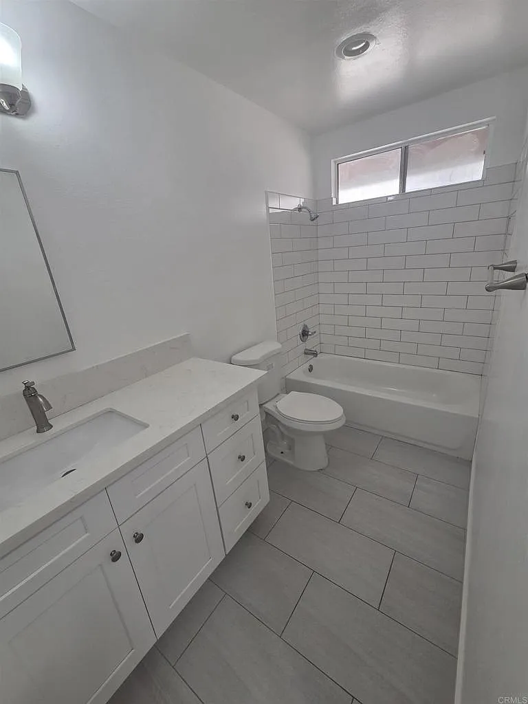 1 bed, 1100 sqft, $1,100 — Photo 4