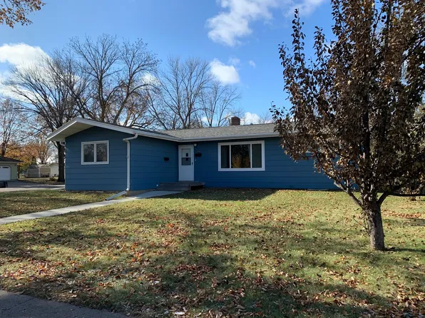 1721 13th St S, Moorhead, MN 56560