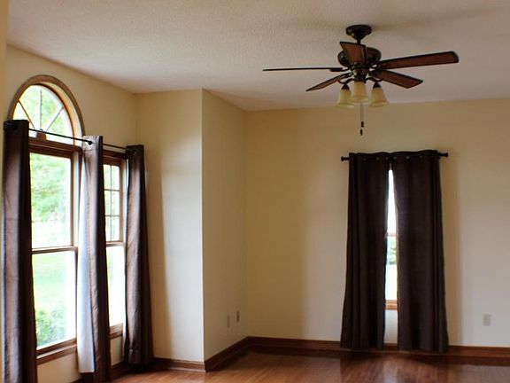 4th image of 132 Bentwood Ln