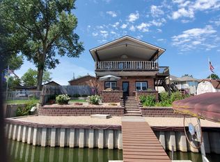 56 Lakewood Dr, Columbus, NE 68601