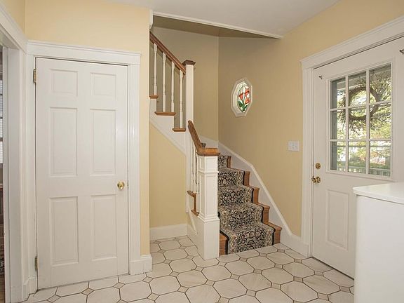 3rd image of 46 Florence Ave