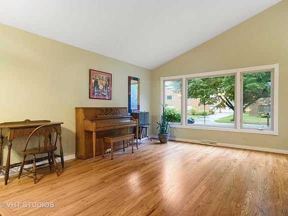 2nd image of 610 S McKinley Ave