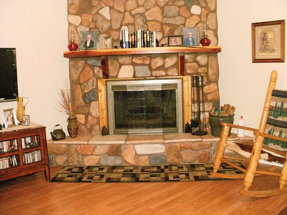 5th image of 712 Tucker Dr