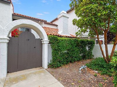 19 Mission Plaza Dr, Ventura, CA, 93001