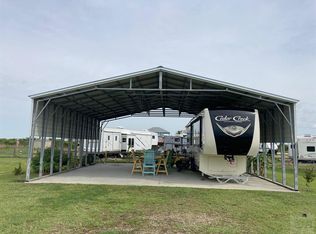 1011 Boyt Rd, Pt Bolivar, TX 77650