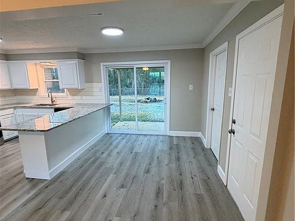 5th image of 200 Irene Dr