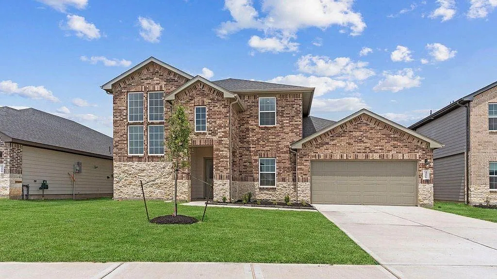 5 bed, 4.0 bath, $3,200 — Photo 1