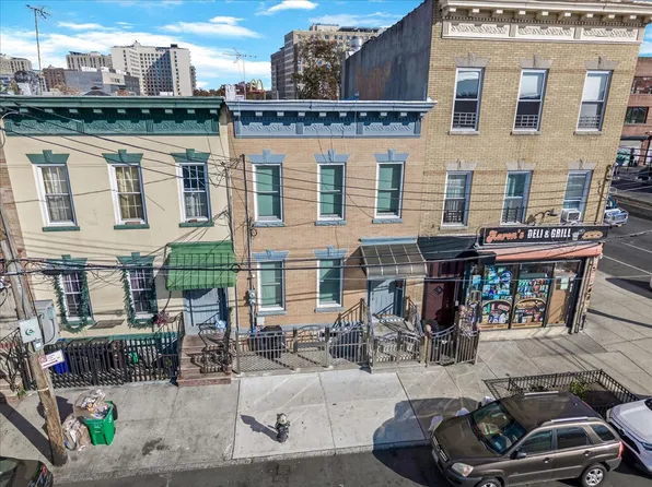 225 Hale Avenue image 2 of 32