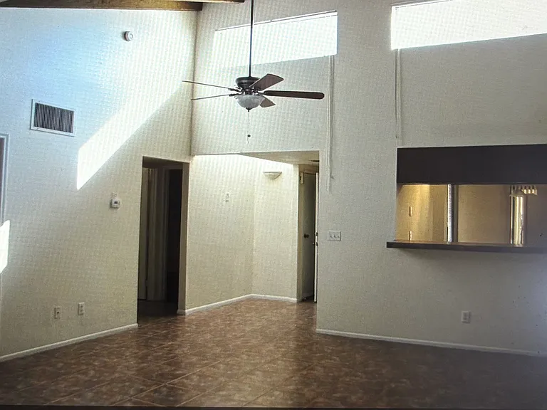 3629 N Forgeus Ave — Photo 6
