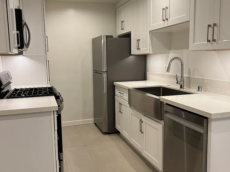 517 Pier Ave #1 — Photo 6