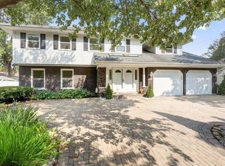 7021 Webster St, Downers Grove, IL 60516