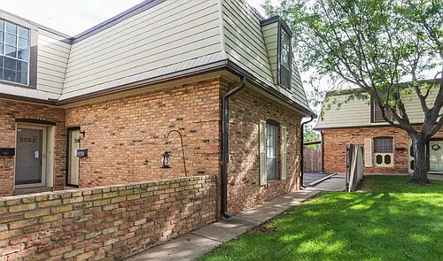 3200 Villa Pl Photo 1