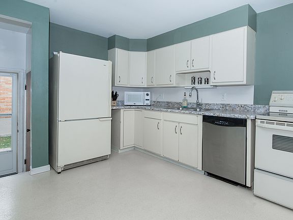 4th image of 83 Cherokee Dr