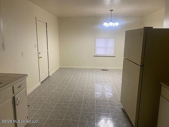 4th image of 1910 Catalina Dr