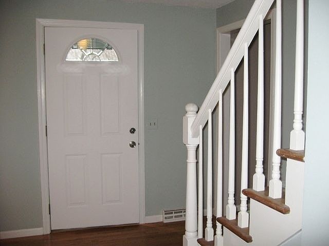 2nd image of 525 Wolf Swamp Rd