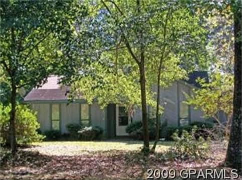3rd image of 1525 Rosemond Dr