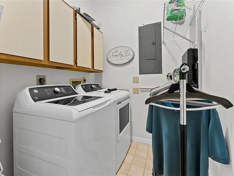 1714 Starling Dr #201 — Photo 24