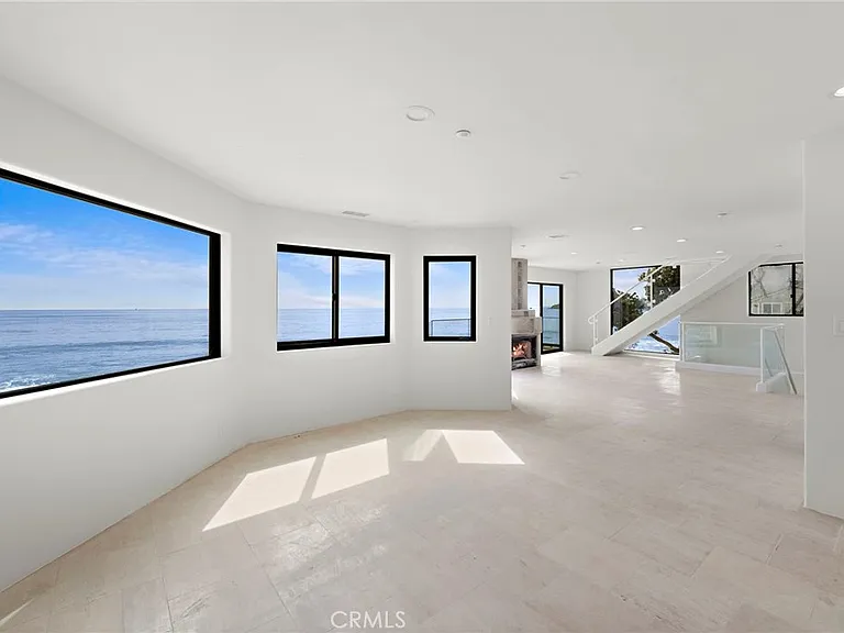 715 Oceanfront Front — Photo 16