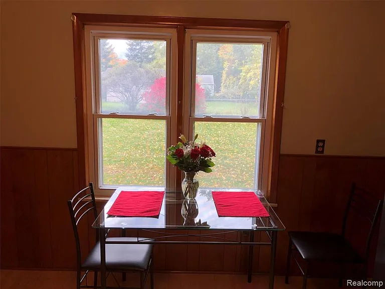 2111 W Forteen Mile Rd — Photo 26