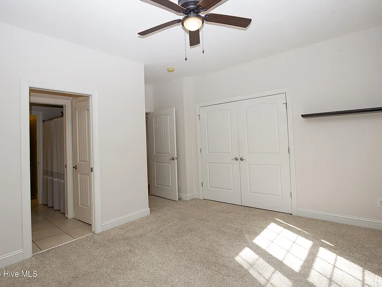 16 Montrose Ct — Photo 50