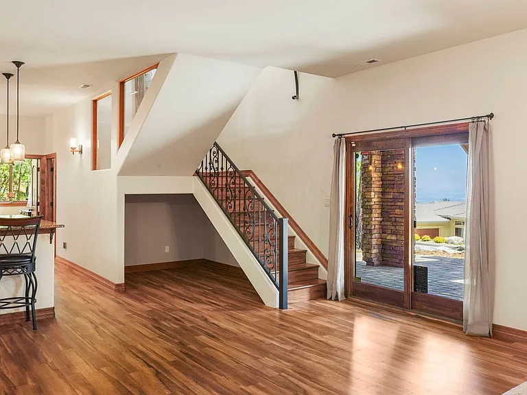 340 Ellsworth St — Photo 23