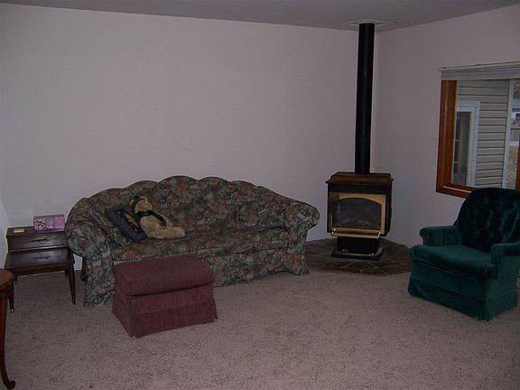 4th image of 211 Great Oak Dr