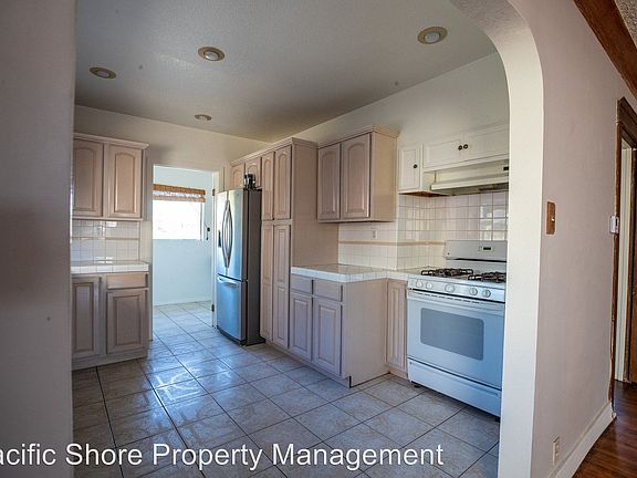 5th image of 1158 N Hicks Ave