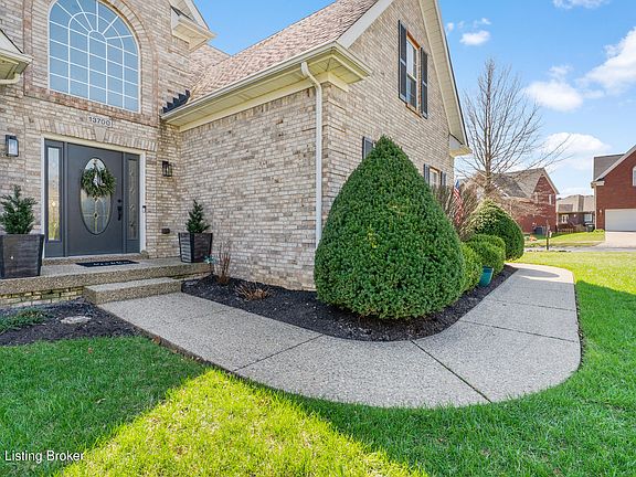 5th image of 13700 Lake Spring Dr