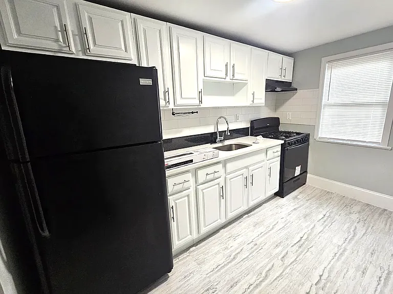 297 N Center St #21 — Photo 1