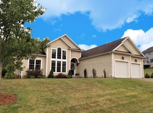 7 Cider Hill Dr, Cromwell, CT 06416
