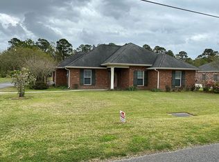 117 Pelican Dr, Raceland, LA 70394