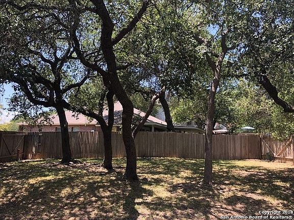 5th image of 10407 Pelican Oak Dr