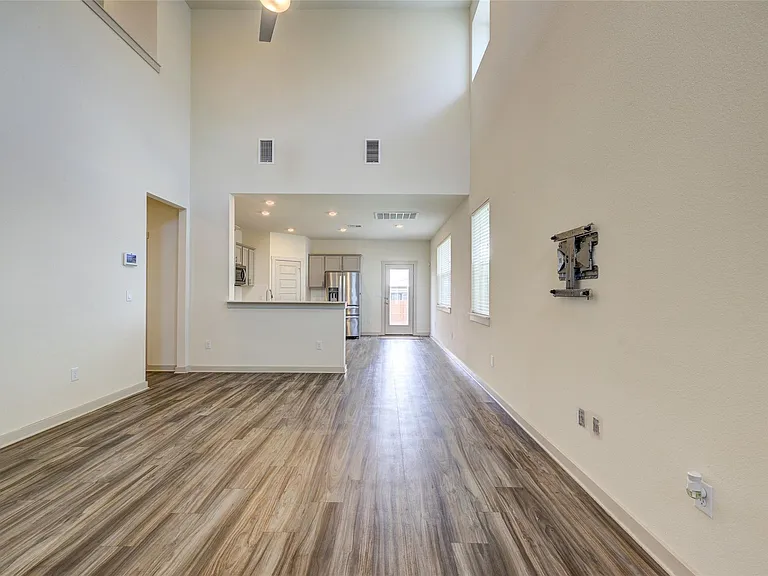 8012 Linda Michelle Ln — Photo 8