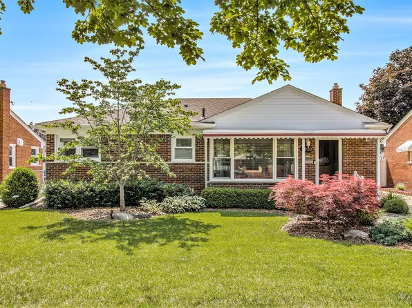 2930 Bridge St, Trenton, MI 48183