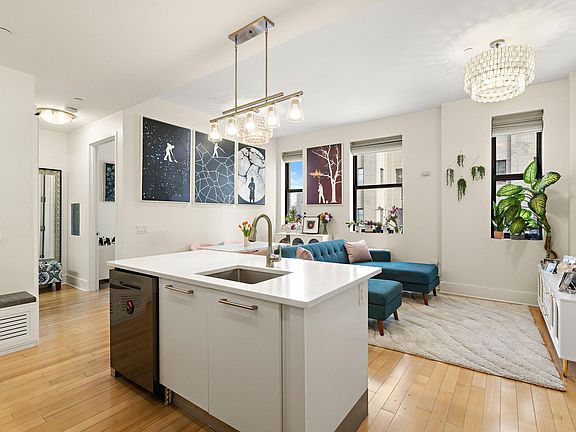 3rd image of 4 Beacon Way APT 810
