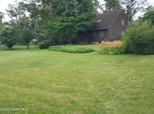 389 Mohawk Dr, Fonda, NY 12068