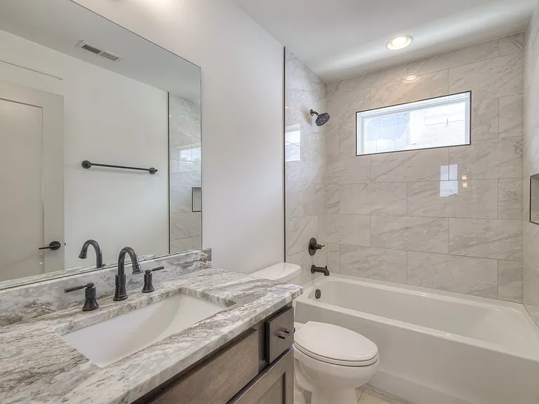 2404A Middle St — Photo 11