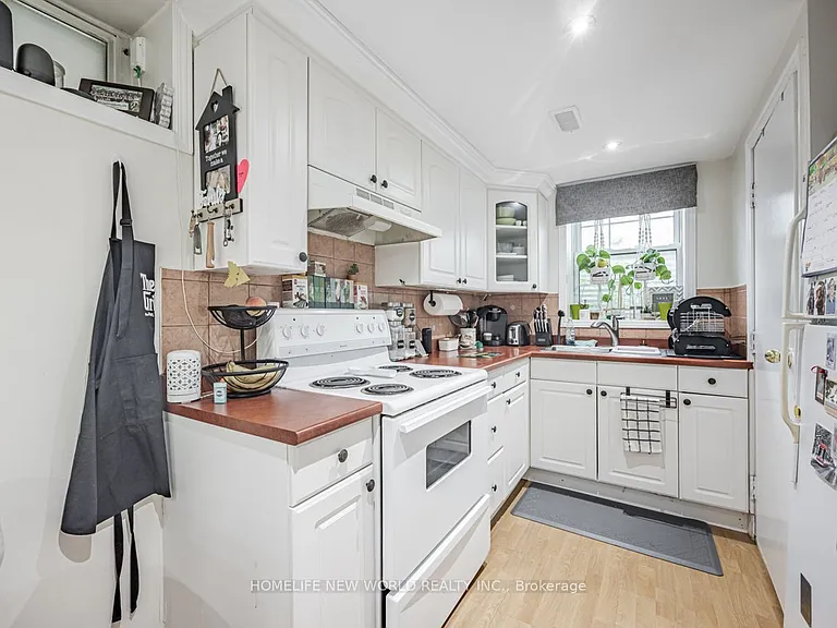 669 Woodbine Ave — Photo 7