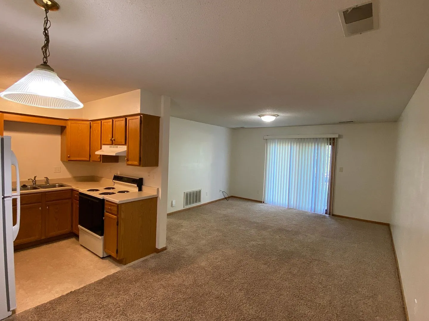 Queen Drive Apartments | 3425, 3507, 3517 Queen Dr SW — Photo 2