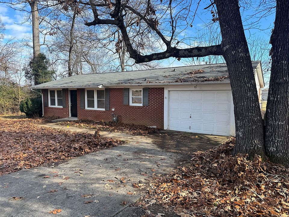 1st image of 1807 Oakhurst Dr