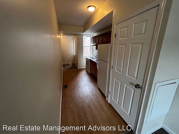 5th image of 2426 N 33rd St Floor 2