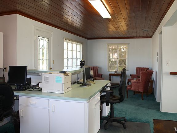 3rd image of 165 W Green St