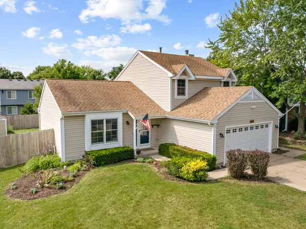 1102 Amberwood Dr, Crystal Lake, IL 60014