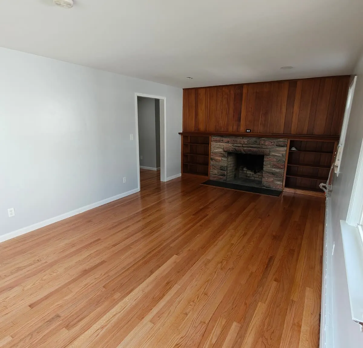 3 bed, 1340 sqft, $2,850 — Photo 3