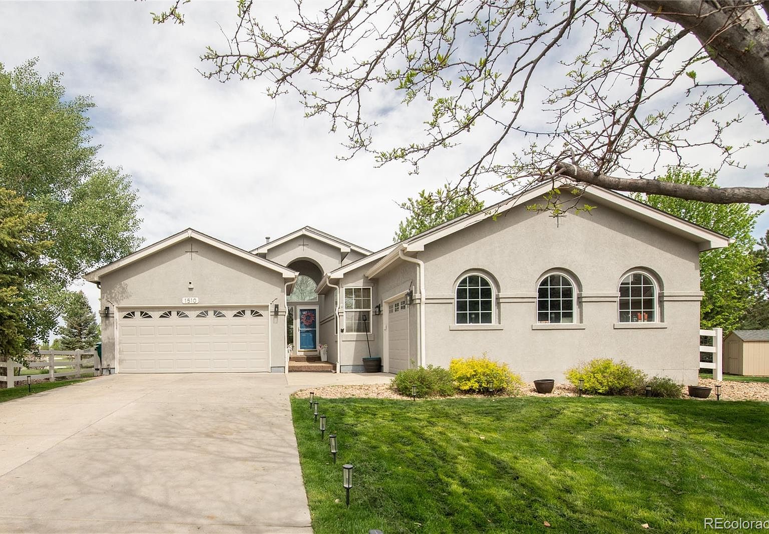 1510 S De Gaulle Circle — Murphy Creek Golf Course