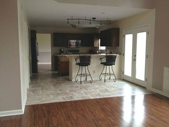 3rd image of 7669 Corsican Cir