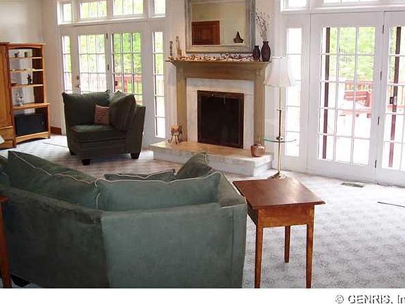 3rd image of 1855 Hickory Ln