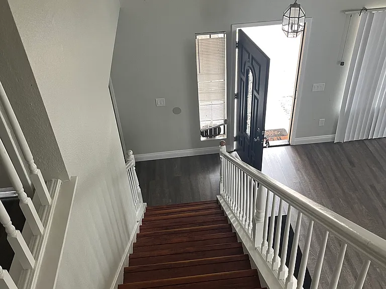 10695 Brookhollow Ct — Photo 1