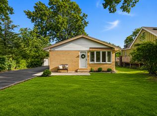 849 E Red Oak St, Addison, IL 60101
